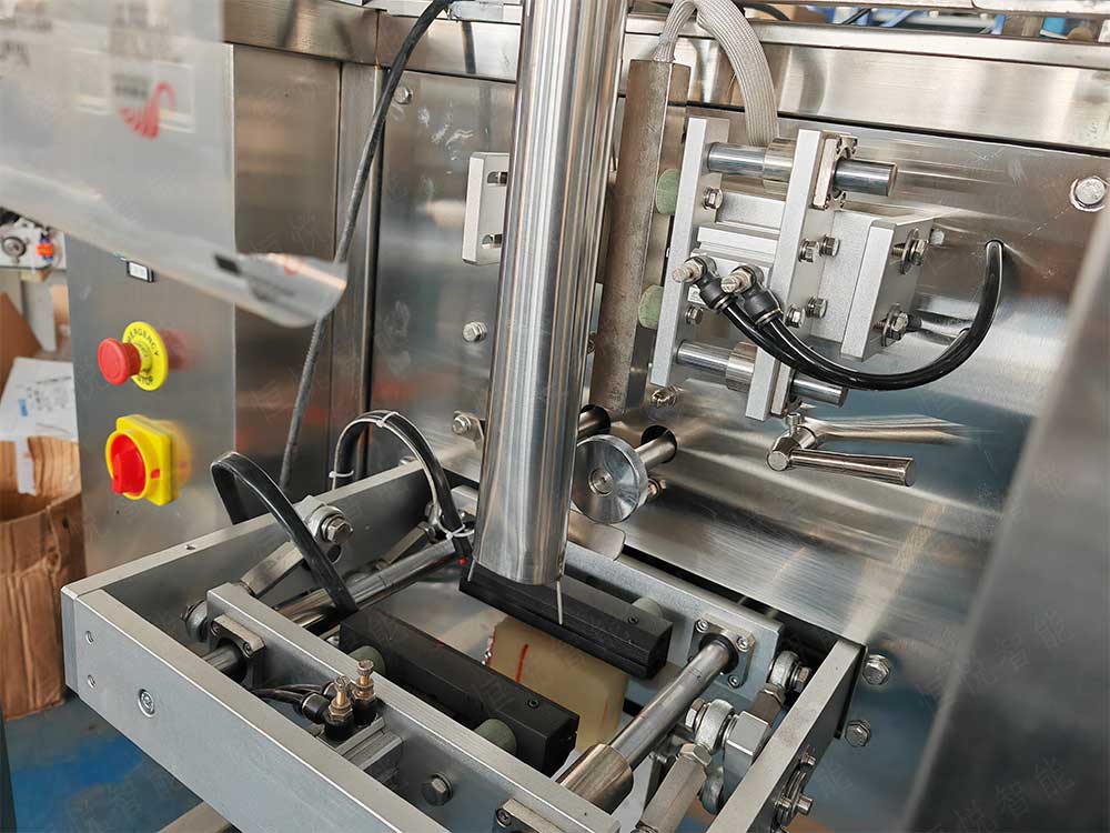 茶顆粒午夜视频免费看