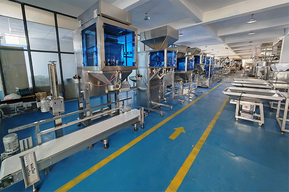 IMG_20240830_1316012.jpg ⑶、25公斤顆粒午夜视频免费看采用雙鬥秤或四鬥秤振動下料