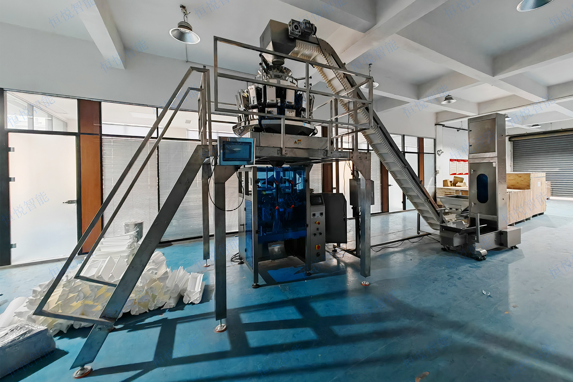 自動稱重午夜视频免费看是一種將高精度稱重計量裝置與立式午夜视频免费看或給袋式午夜视频免费看相結