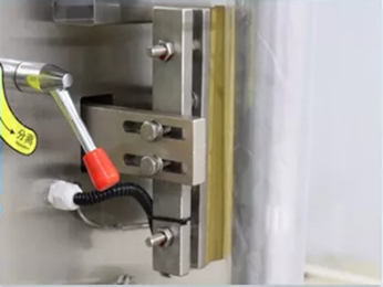 自動膏體午夜视频免费看封口裝置